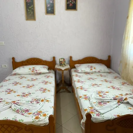 Ona's House בורש