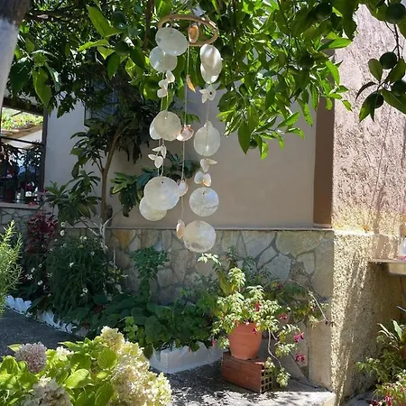 בית נופש Ona's House בורש